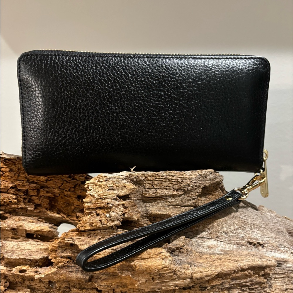 New Michael Kors Jet Set Large Travel Continental wallet Leather Black.